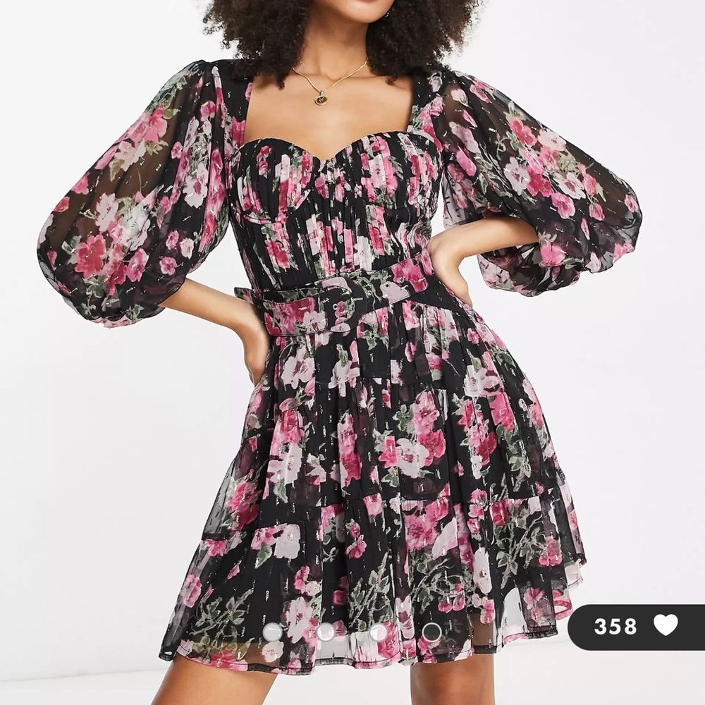 corset detail belted mini dress w blouson sleeve w belt in black floral print